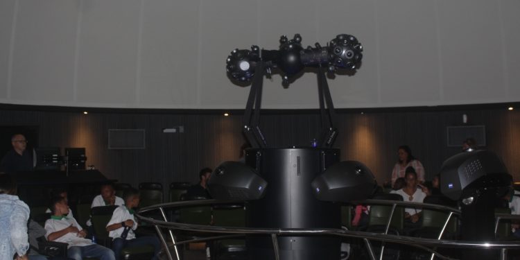 História do telescópio será exibida no Parque do Saber este sábado