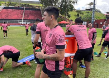 Vitória enfrenta o Avaí no Barradão pela Série B neste domingo (17)