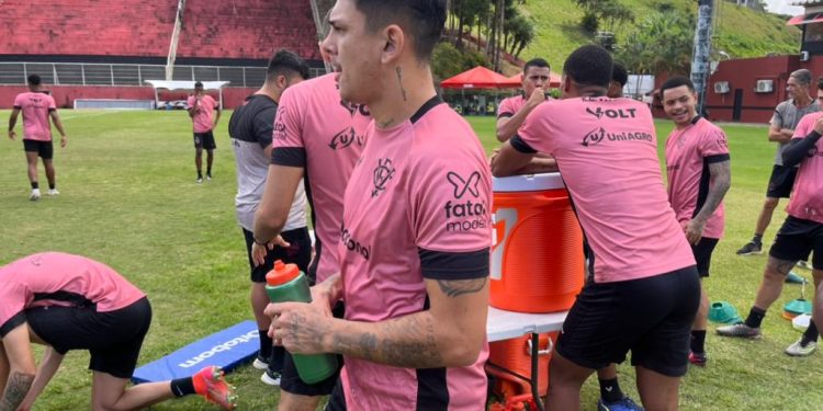 Vitória enfrenta o Avaí no Barradão pela Série B neste domingo (17)