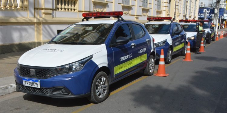 Prefeito Colbert Filho apresenta cinco viaturas 0KM para a fiscalização do transporte