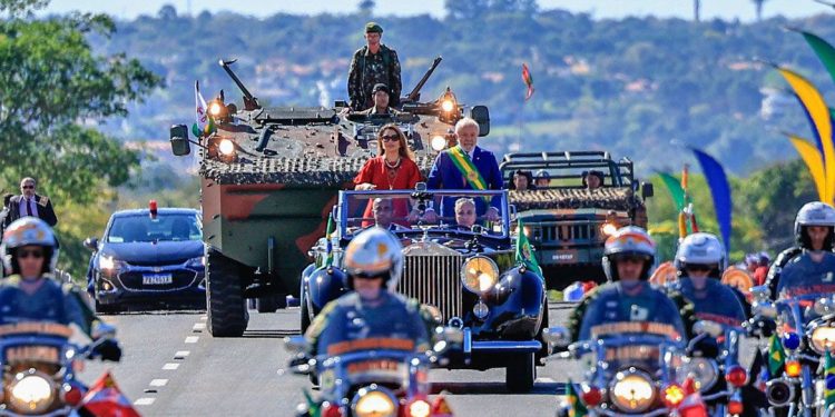 Desfile de 7 de setembro emociona público