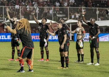 Vitória entra em campo com liderança da Série B garantida pela 3ª rodada seguida