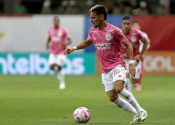 Bahia vence o Internacional na Arena Fonte Nova