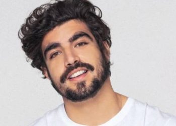 Caio Castro sofre grave acidente de carro na manhã deste sábado (14)