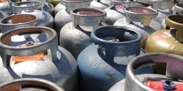 Valor de gás de cozinha tem aumento de 3,5% na Bahia, diz Acelen