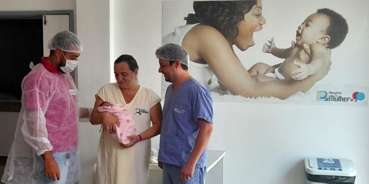 Hospital da Mulher intensifica assistência humanizada e estimula cuidados à bebês prematuros