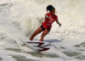 Surfista baiana conquista título inédito para o estado