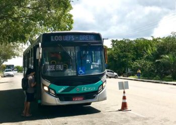 Diariamente 350 viagens e 20 ônibus urbanos atendem campus da UEFS
