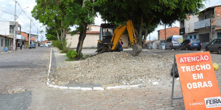 Prefeitura de Feira dá início à reforma da praça de Jaíba