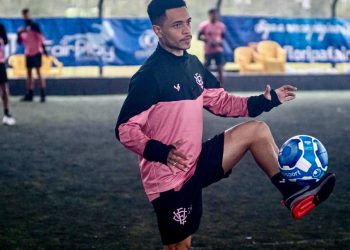 Vitória enfrenta o Criciúma fora de casa pela Série B neste domingo