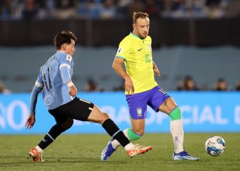 Brasil perde para o Uruguai pela Eliminatórias da Copa