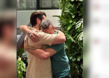 DJ Alok reencontra seu pai após bombardeios em rave próximo à Faixa de Gaza: “Que alívio”