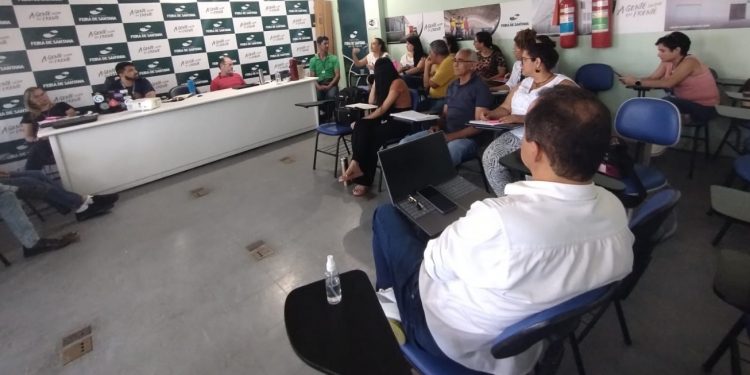 Agentes de endemias participam de treinamento com equipe do Ministério da Saúde