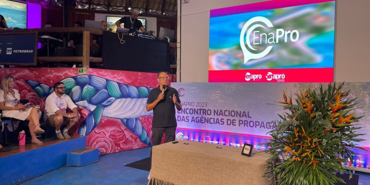 ENAPRO 2023 tem programação com palestras lotadas e homenagem a Duda Mendonça