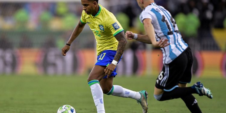 Eliminatórias: Brasil perde de 1 a 0 para Argentina no Maracanã