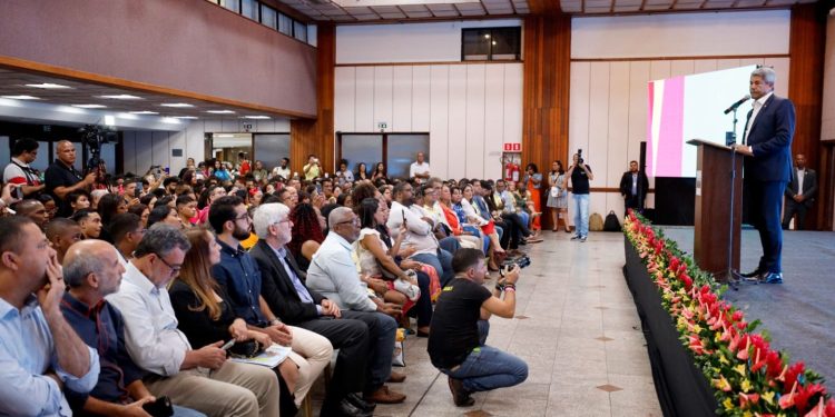 Começa a 11ª Conferência Estadual dos Direitos da Criança e do Adolescente