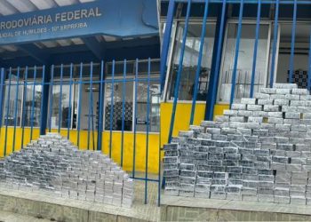 Homem é perseguido pela PRF e preso após ser flagrado com 247 kg de cocaína na BR 101