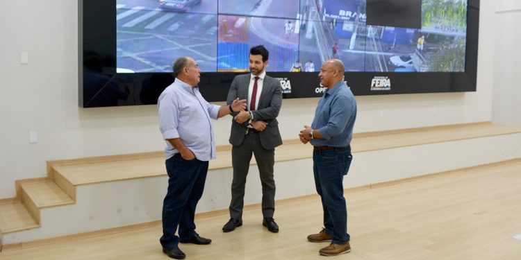 Coordenador da Polícia Civil visita o CCO para tratar sobre instalação de novas câmeras de monitoramento