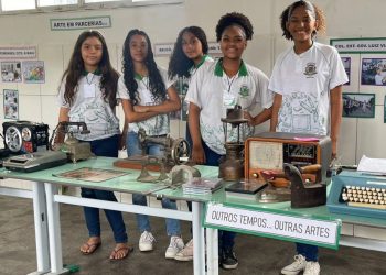 Estudantes da Escola Maria Antônia da Costa apresentam produções artísticas