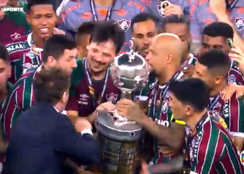 Fluminense derrota Boca Juniors na garra e fatura 1ª taça Libertadores