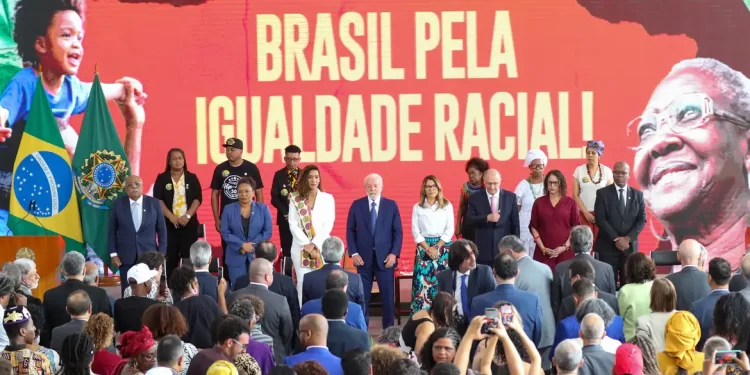 Igualdade racial: Lula lança ações; 5 terras quilombolas são tituladas
