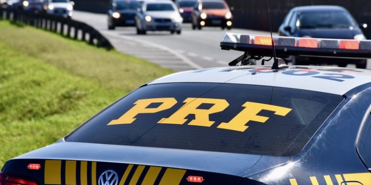 PRF encerra Operação Finados e flagra mais de 5 mil veículos acima da velocidade na Bahia