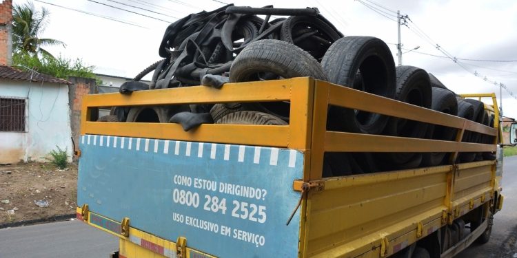 Prefeitura de Feira recolheu mais de 450 mil carcaças de pneus entre janeiro e outubro
