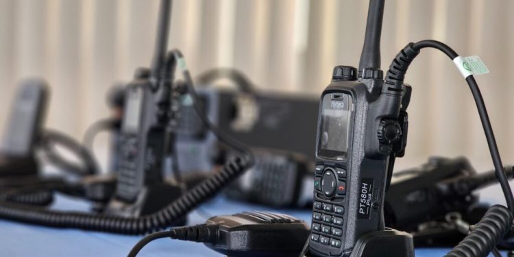 SSP entrega 650 novos rádios digitais para Forças de Segurança em Feira de Santana