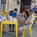 Equipes de saúde do Feira IX realizam abordagem em bares para falar sobre saúde do homem