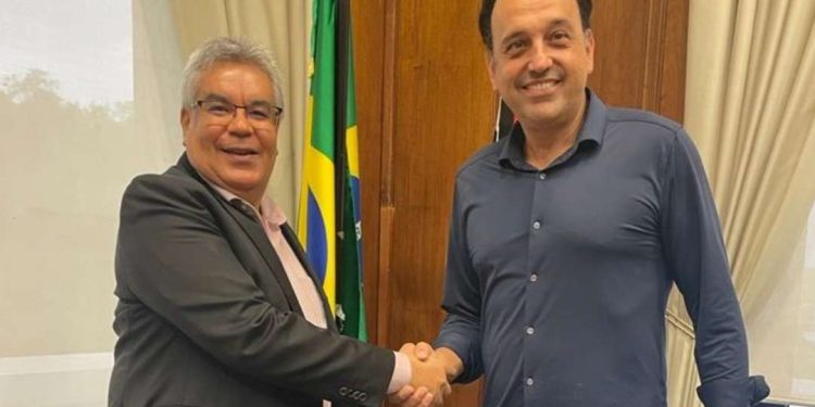Prefeitura de Feira e Governo de São Paulo firmam parceria para traslado de pessoas em situação de rua