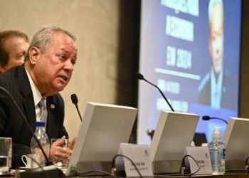 Confederação Nacional da Indústria projeta crescimento de 1,7% no PIB em 2024