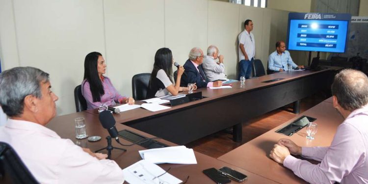 Feira em alerta para aumento de casos e mortes por dengue e covid