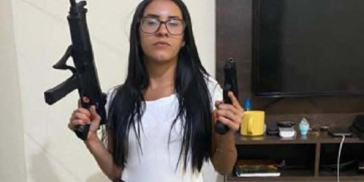 Estudante de medicina é presa em Feira de Santana em operação contra o tráfico