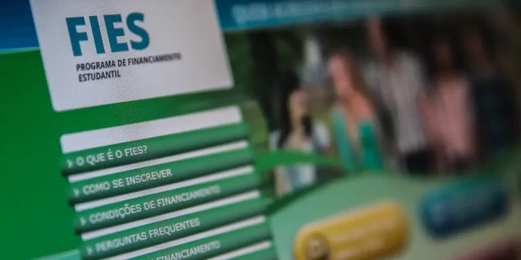 Dívida do Fies poderá ser abatida com prestação de serviço público