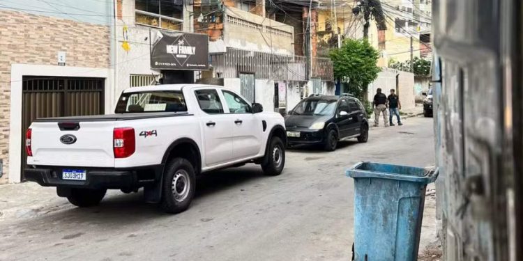 Suspeito de extorquir pessoas que acessavam pornografia na internet é preso em Feira de Santana