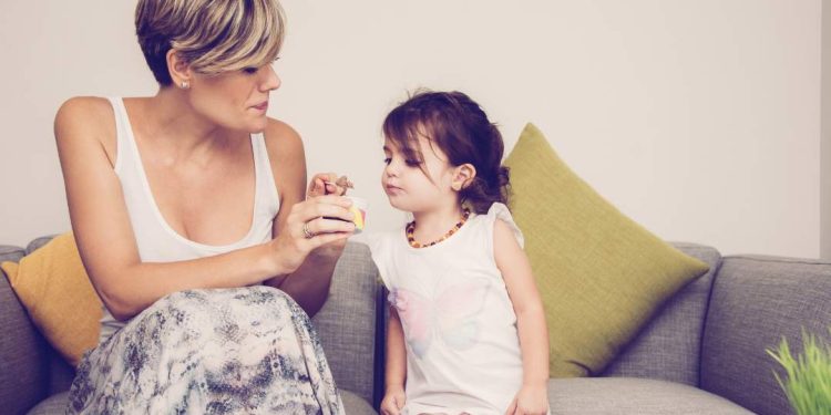 2,5 milhões de mulheres deixaram de trabalhar para cuidar da casa ou da família