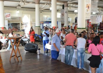 Mercado de Arte Popular promove café especial para fechar o ano com chave de ouro