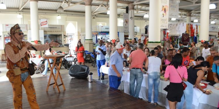 Mercado de Arte Popular promove café especial para fechar o ano com chave de ouro