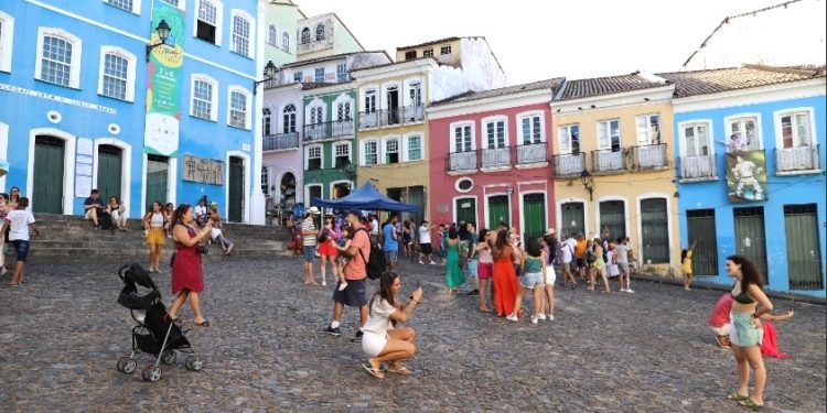 Setur-BA prevê 6,5 milhões de turistas no verão baiano 2023/2024 