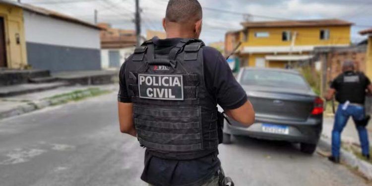 Pastor é preso suspeito de ser químico de laboratório de drogas no interior da Bahia