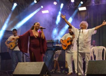 Programação Natalina em Feira: Dionorina e Carol Pereyr fazem dobradinha com clássicos da MPB e do reggae