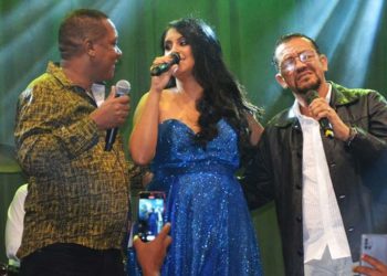 Programação Natalina: Talitha Costa e Outros Baianos fazem dobradinha e encantam ao interpretar grandes canções