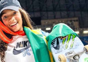 Rayssa Leal conquista prata no Mundial de skate street no Japão