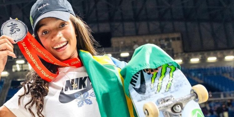 Rayssa Leal conquista prata no Mundial de skate street no Japão