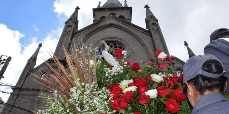 Santa Bárbara será festejada nesta segunda-feira com missa, procissão e tradicional caruru