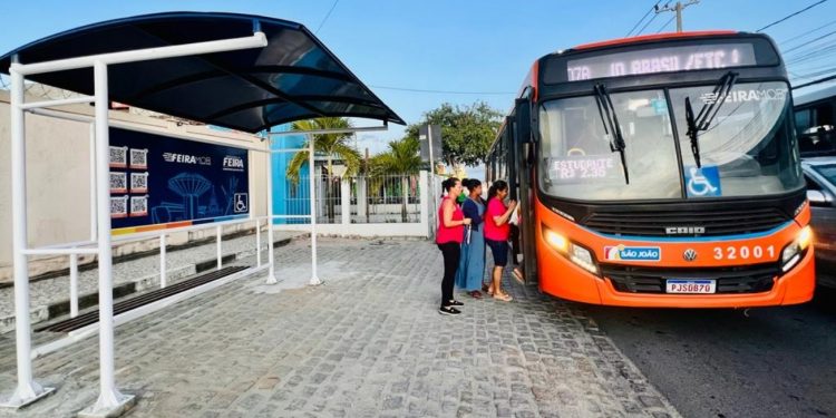 Mais um novo abrigo com QR Code instalado na Artêmia Pires