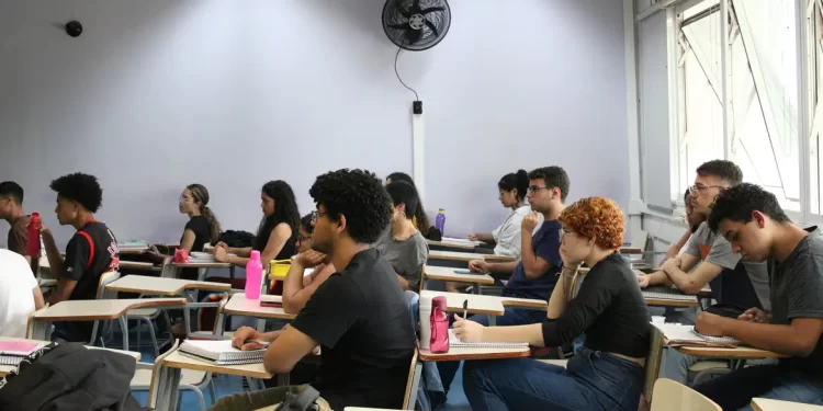 Governo anuncia retificações em editais do concurso unificado
