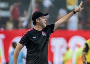 Condé destaca “controle” do Vitória na partida e avalia momento: