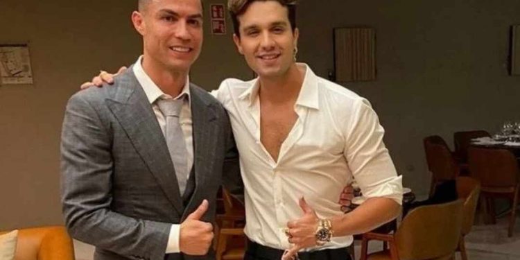 Cristiano Ronaldo presenteia Luan Santana com Rolex avaliado em mais de R$ 400 mil