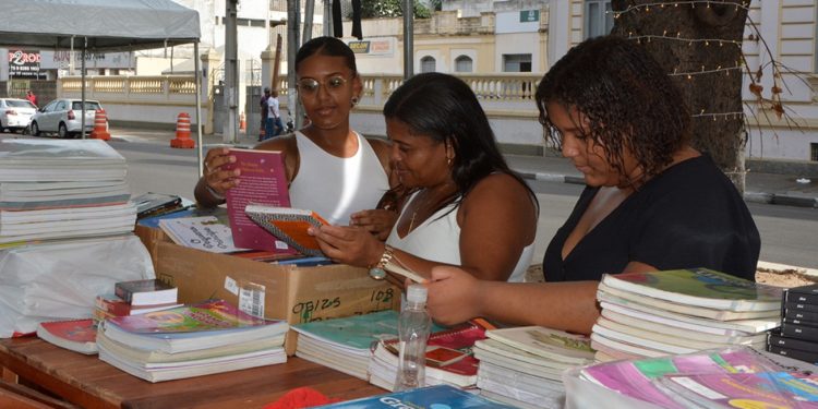 18ª edição da Feira do Livro Usado é iniciada e oferece economia de até 80%